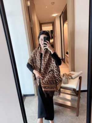 Fendi_Premium_Unisex_Woollen_Stole_withbox_5930