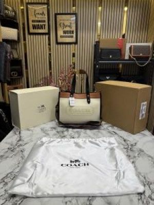Coach_Field_Tote_In_Colorblock_With_Double_Og_Box_And_Dust_Bag