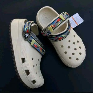 CROCCS HIKER BEIGE MULTI