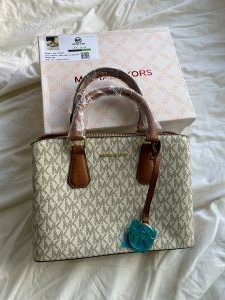 Michael_Kors_camile_satchle_handbag_with_Box_1043