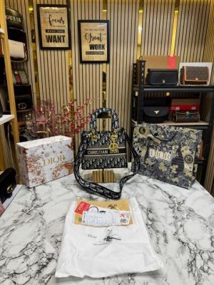 Dior_Lady_Oblique_With_Box_Dustbag_And_CarryBag_(Black)