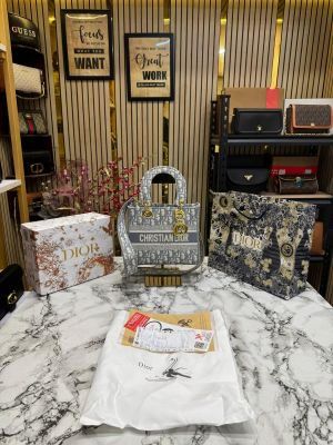 Dior_Lady_Oblique_With_Box_Dustbag_And_CarryBag_(Grey)