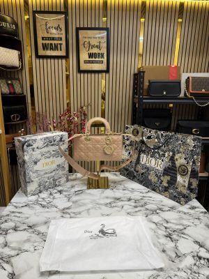 Christian_Dior_D-Joy_Pearl_Patent_Handbag_With_Box_And_Dust_Bag_Including_CarryBag_(8861-Apricot)