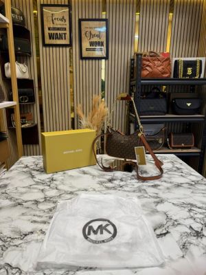 MICHAEL_KORS CHARM SLING BAG WITH OG BOX AND DUST BAG PREMIUM QUALITY (BROWN-5575)