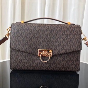 MichaelKors_ handrix sling bag premium quality with og box 