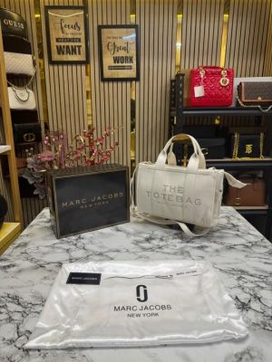 Marc Jacob The Tote Bag Medium With Box And Dust Bag (White)