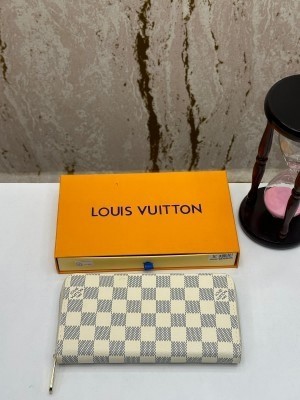 LOUIS_VUITTON ZIP WALLET S15 NOTE- SLIGHTLY DAMAGE (WHITE CHECKS)