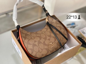 Coach_ kleo hobo bag in signature bag with double box premium quality
