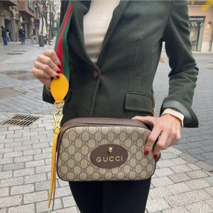 Gucci_neo_vintage_gg_supreme_messenger_bag_with_og_box_etc_412-1976