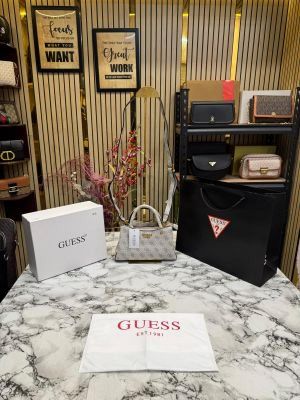Guess Manhattan Shoulder Bag With Box And Dust Bag Including CarryBag (C2) (Beige white)