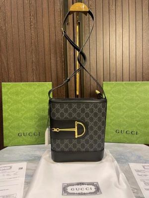 Gucc_i 73 unisex sidebody bag with og box 310