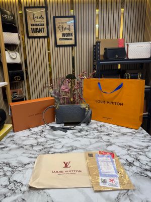 Louis_Vuitton Pochette With Box And Dust Bag Including Carry Bag (Grey)