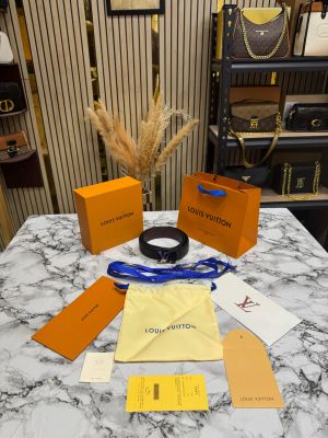 Louis_Vuitton Black Leather Belt with Silver LV Initiales Buckle Includes Box Dust Bag And Carry Bag (7G)
