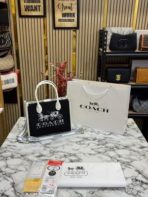 Coach_Signature_Canvas_Shoulder_Bag_Tote_With_CarryBag_(Black)