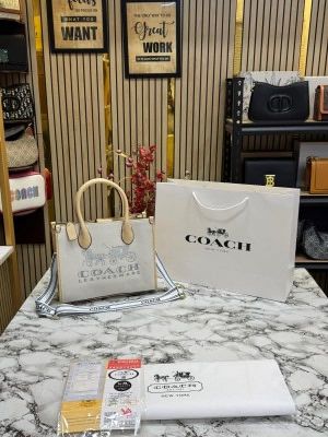 Coach_Signature_Canvas_Shoulder_Bag_Tote_With_CarryBag_(Apricot)