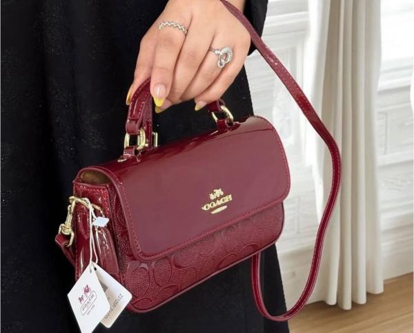 Coac_h Hailey Flap signature Bag with box 561