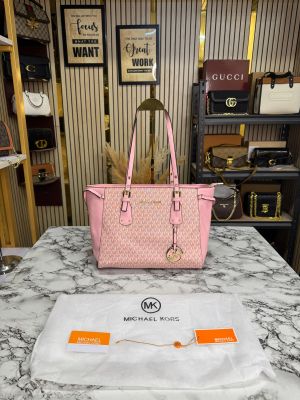 Michael_Kors Voyager Premium Quality Tote Bag With Dust Bag (Black)