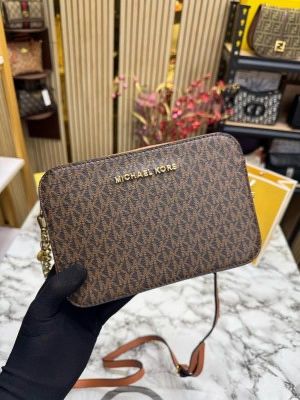 Michael_Kors Jet Set Travel Bag With Box And Dust Bag Including CarryBag (Brown) 