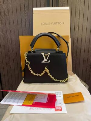 Louis_vuitton Capucines BB with duty free bill and double box 445
