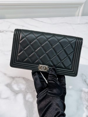 Chanel_wallet with box premium quality 