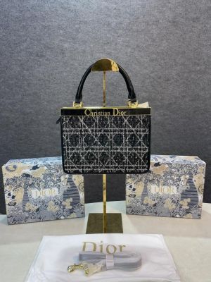 Christian Dio_R handbag with sling belt with box 409