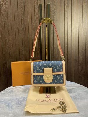 louis-vuitton ldiane monogram mirror bag with 45
