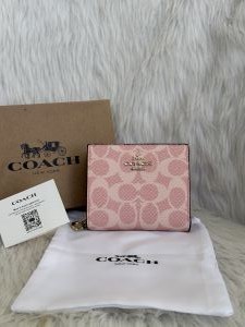 Coach_Snap_Wallet_Pink_Edition_Coded_With_OriginalBox_DustCover_Tags