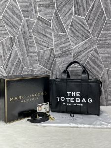 Marc Jacob Black The Tote Bag Leather Medium Size With Original Box Dust Cover & Long Belt