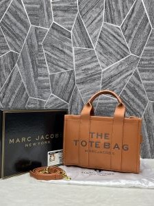 Marc Jacob BrownThe Tote Bag Leather Medium Size With Original Box Dust Cover & Long Belt