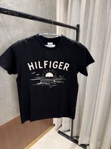 SALE TOMMY HILFIGHER BLACK ROUND NECK