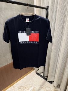 SALE TOMMY HILFIGHER BLACK ROUND NECK
